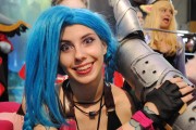 japan_expo_2015_stand_league_of_legend_riot_games_cosplay_jinx