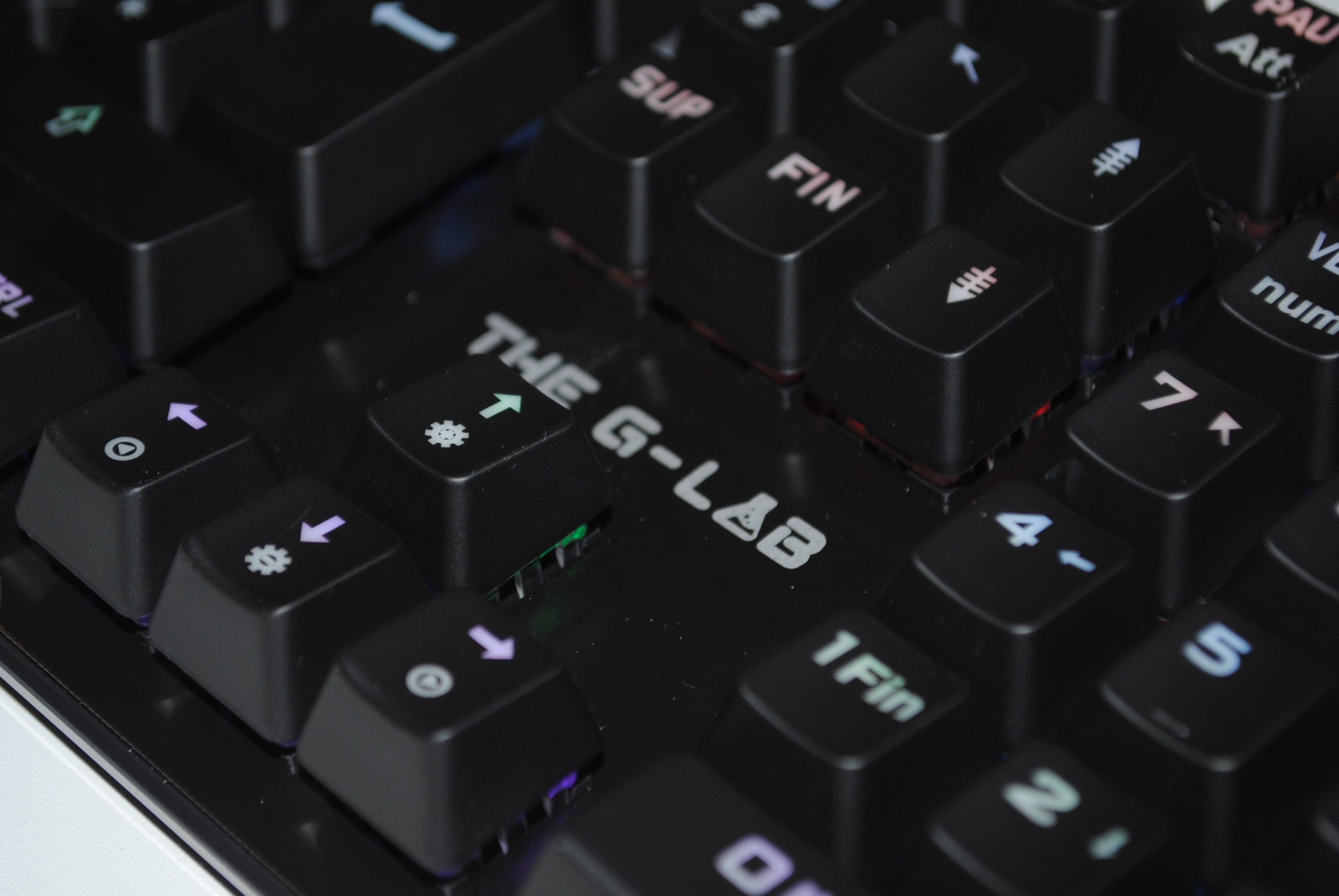 The G-Lab Keyz Carbon V3: clavier gaming RGB